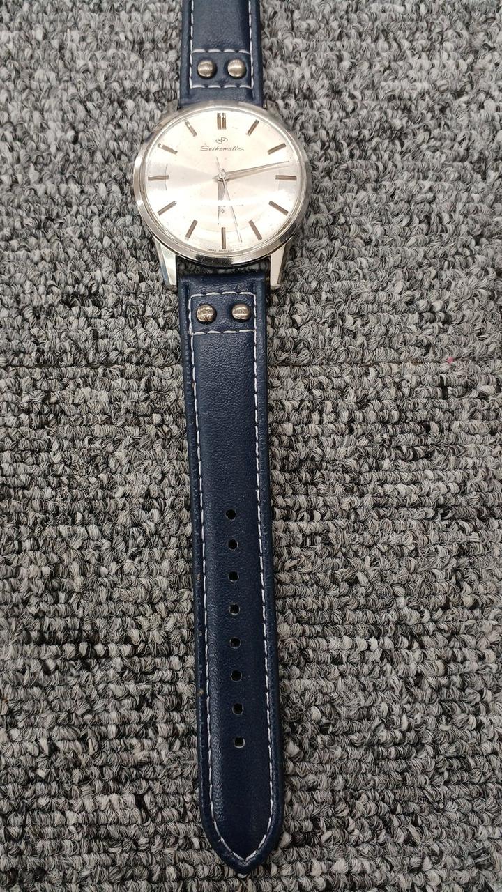 SEIKO automatic wristwatch - Banzai Thrifting | BanzaiHobby