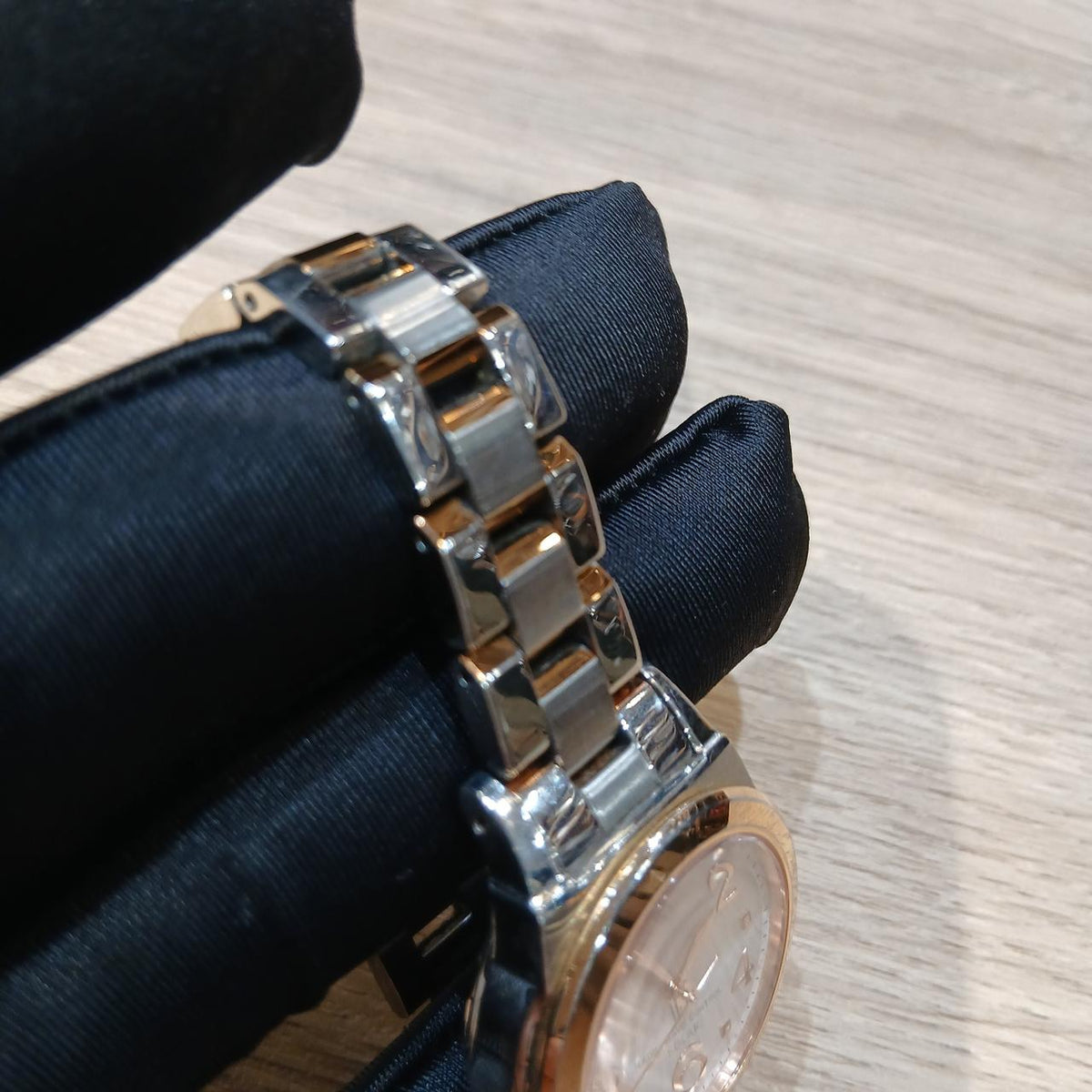 SEIKO Lucia RADIO WAVE CONTROL SOLAR 3b21-0aw0 - Banzai Thrifting | BanzaiHobby