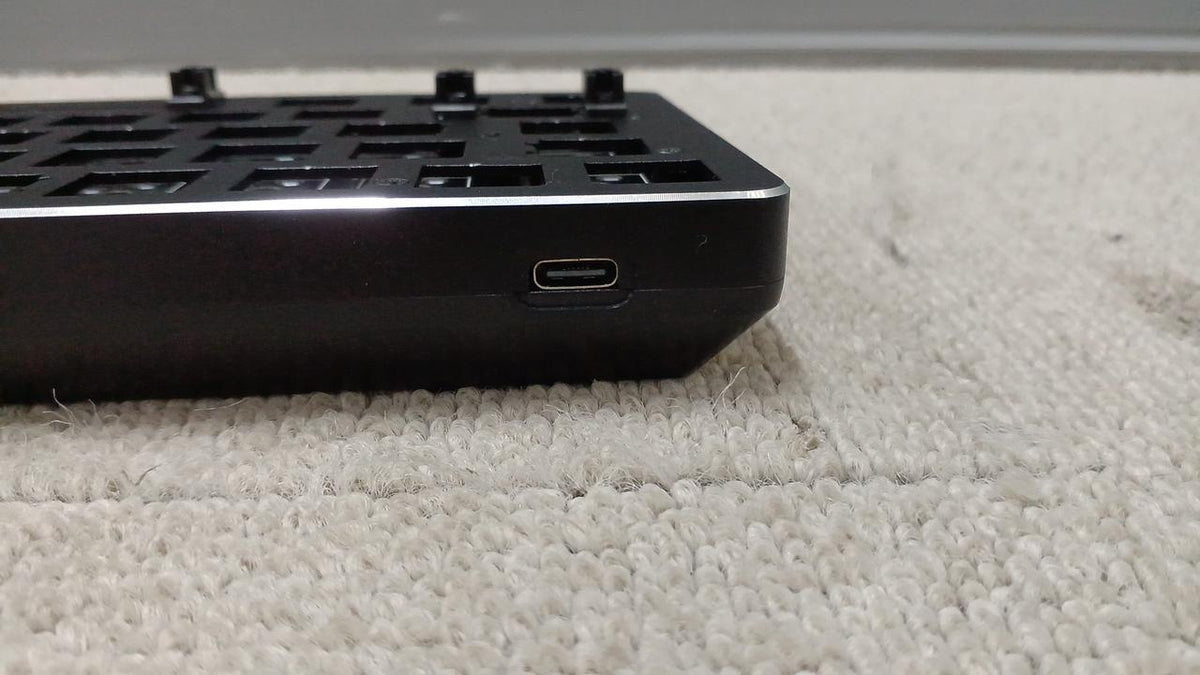 GLORIOUS Gaming Keyboard GMMK-COMPACT-BRN - Banzai Thrifting | BanzaiHobby