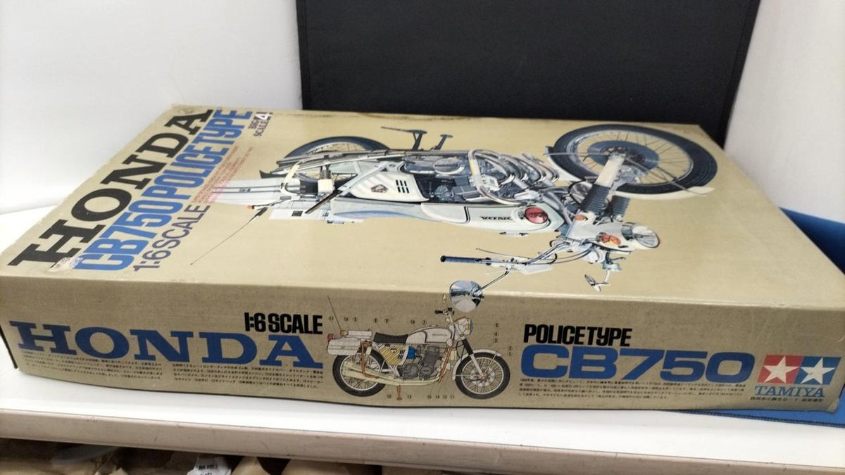 Tamiya HONDA CB750 POLICETYPE Big Scale Plastic Model - Banzai Thrifting | BanzaiHobby