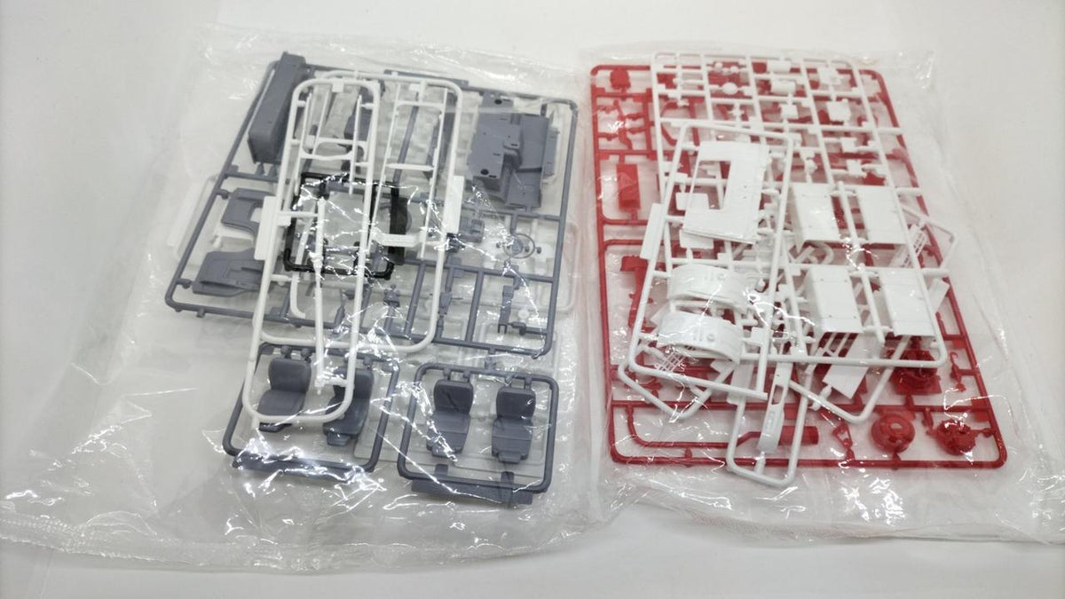 Aoshima Isuzu Forward Highstar Refrigerated Truck Heavy Freight Series No.5 - Banzai Thrifting | BanzaiHobby