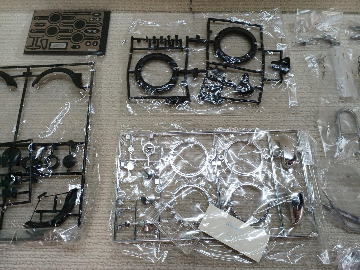 Gunze Sangyo Meguro 500 Z6 1/12 Scale - Banzai Thrifting | BanzaiHobby