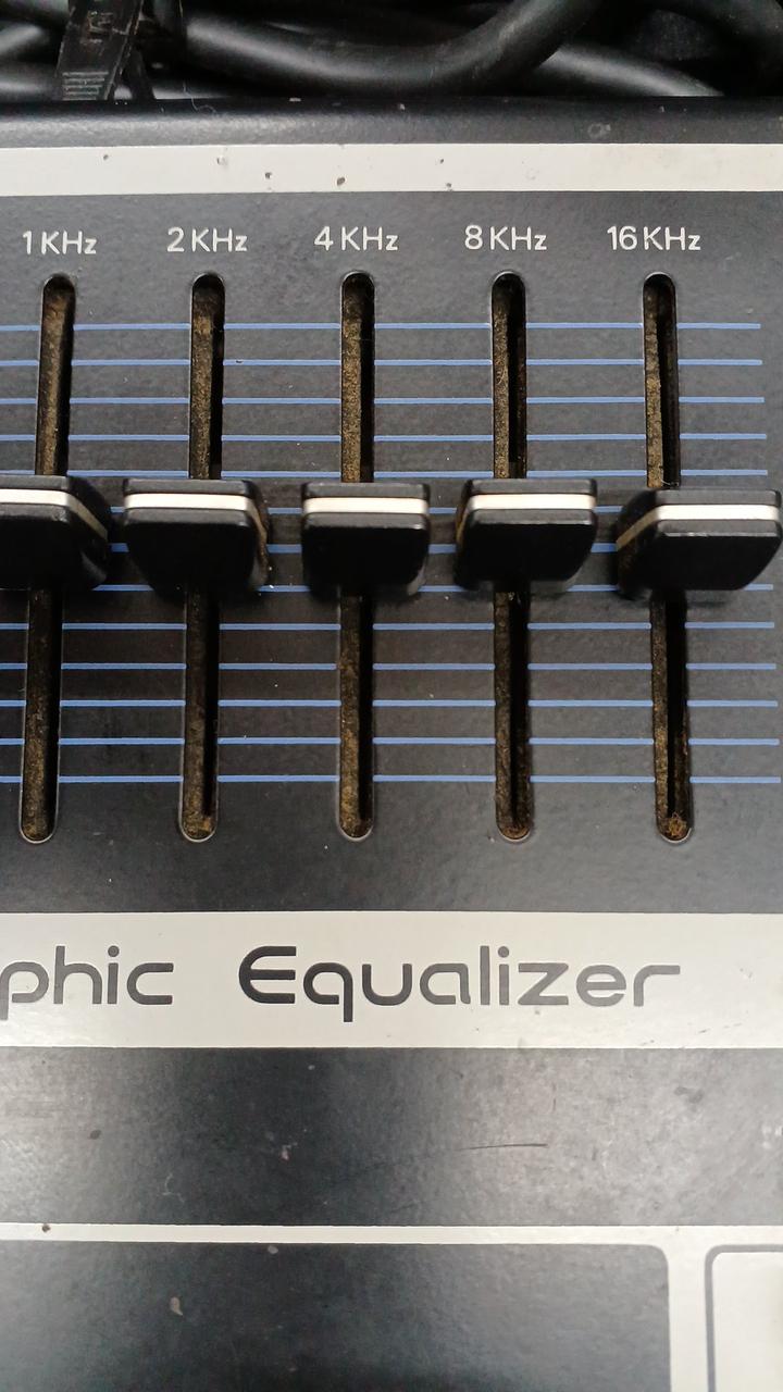 BOSS Graphic Equalizer GE-10 - Banzai Thrifting | BanzaiHobby