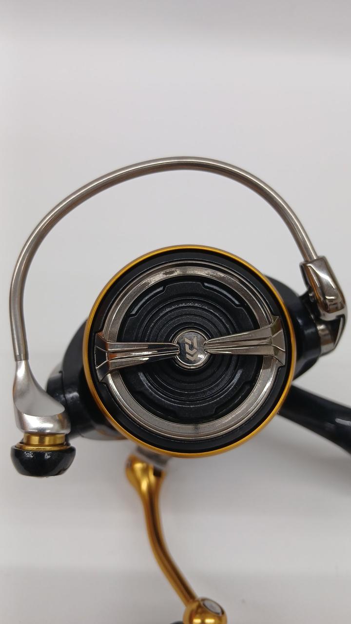 DAIWA Reel LEGASLIS LT2500D - Banzai Thrifting | BanzaiHobby
