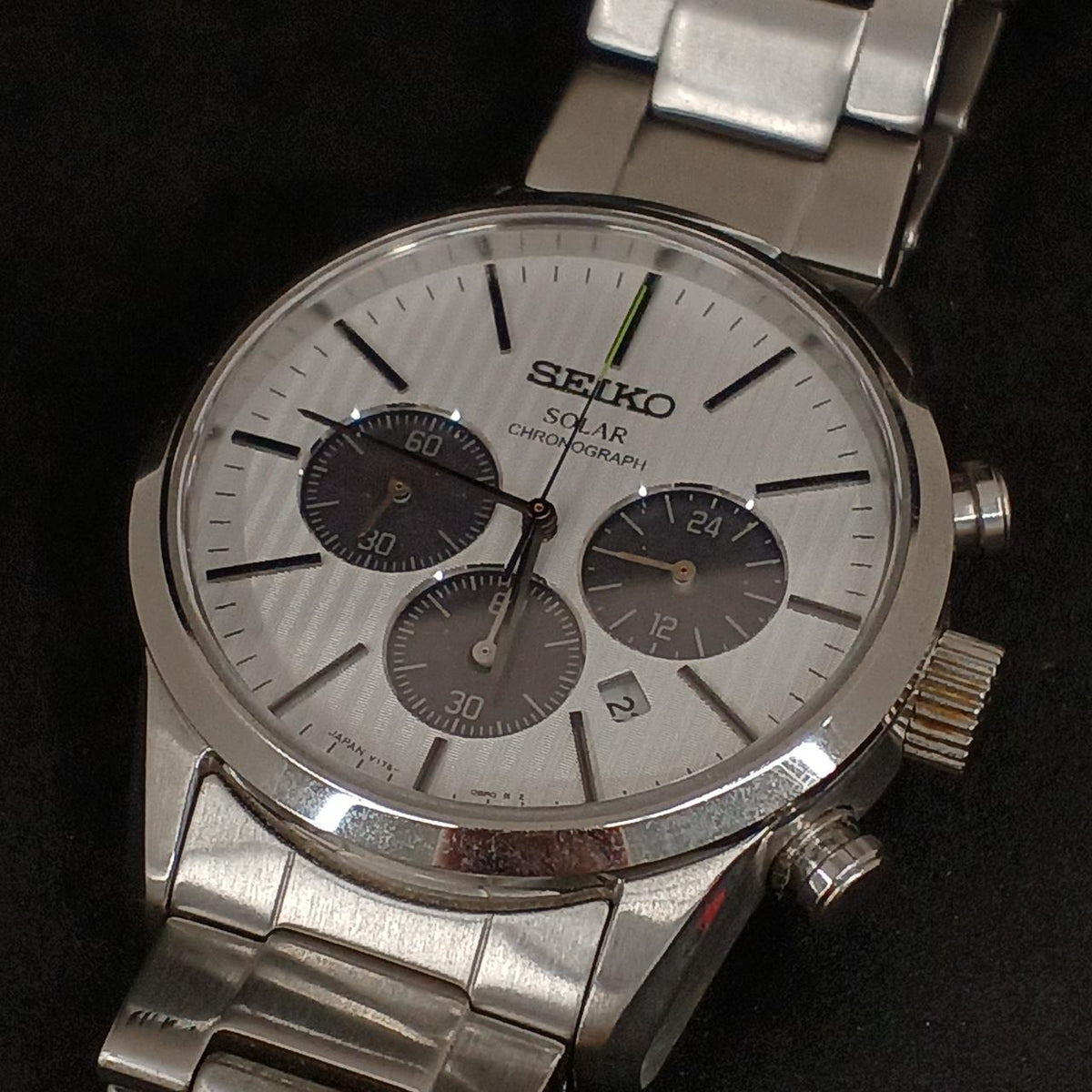 SEIKO Solar Wristwatch V175-0BJ0 - Banzai Thrifting | BanzaiHobby