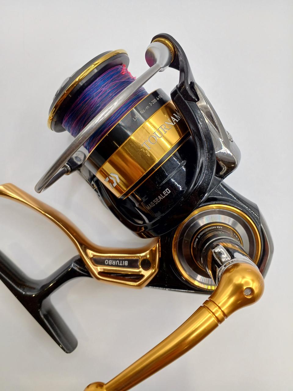 DAIWA TOURNAMENT 300XH-LBD - Banzai Thrifting | BanzaiHobby