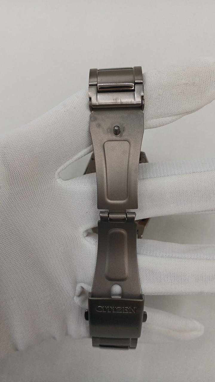 CITIZEN Eco-Drive H100-S098335 - Banzai Thrifting | BanzaiHobby