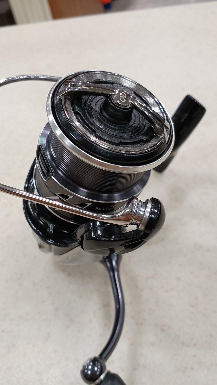 DAIWA Spinning Reel 23 Tattoo La FCLT2500SS-H-QD - Banzai Thrifting | BanzaiHobby