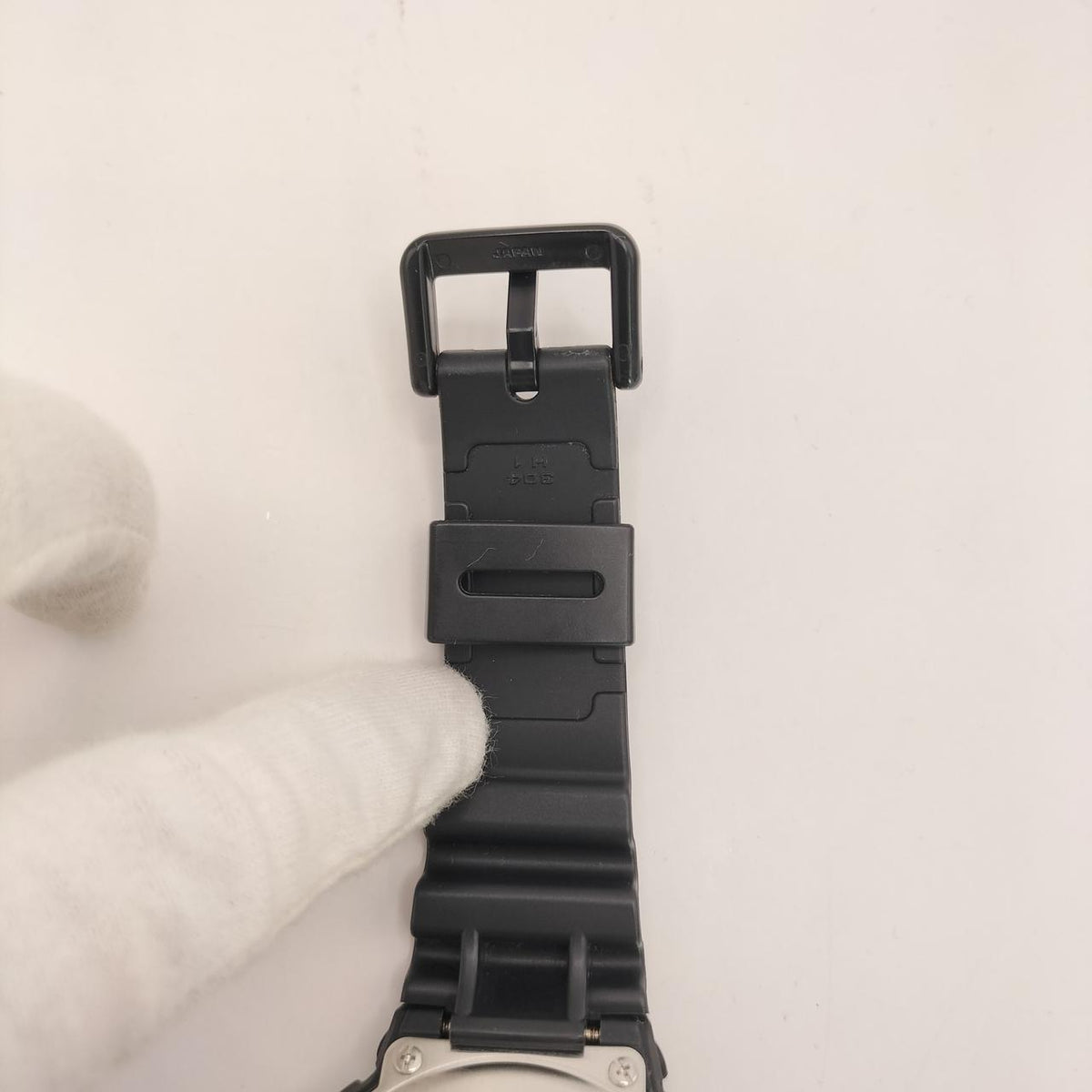 G-SHOCK Wristwatch DW-6900G - Banzai Thrifting | BanzaiHobby