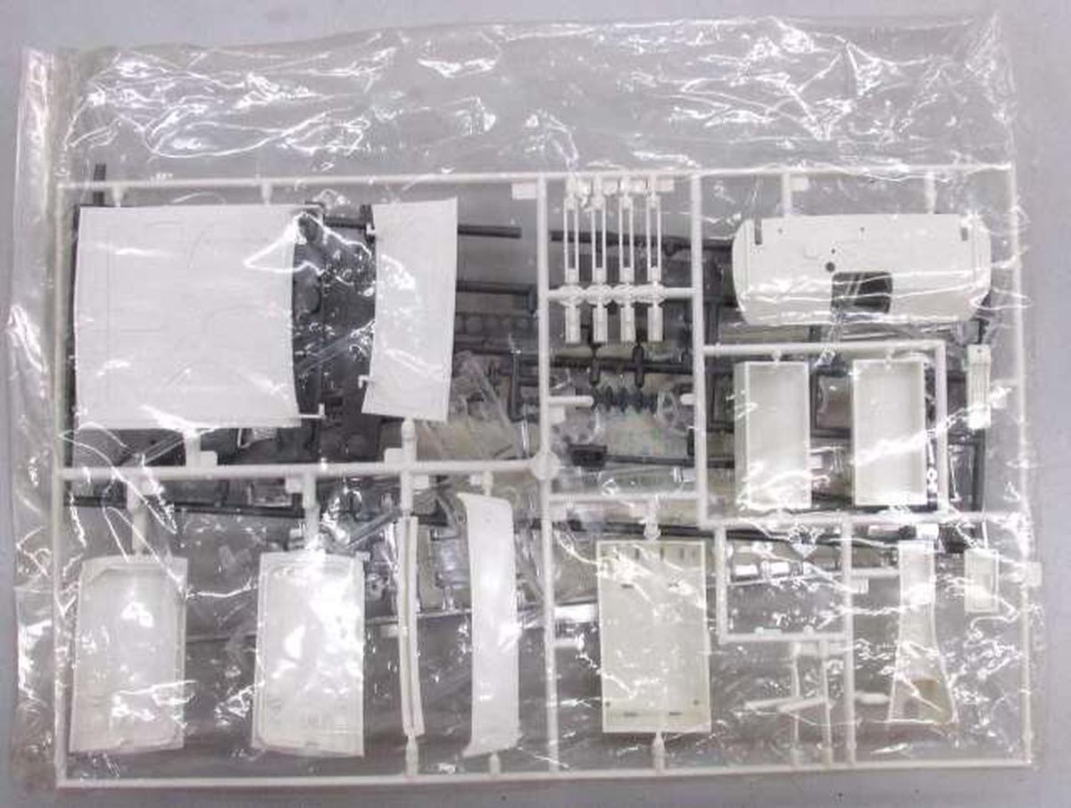 Nagano [White Body] 1/20 Skyline 2000GT-R Motorized Kit [3003] - Banzai Thrifting | BanzaiHobby