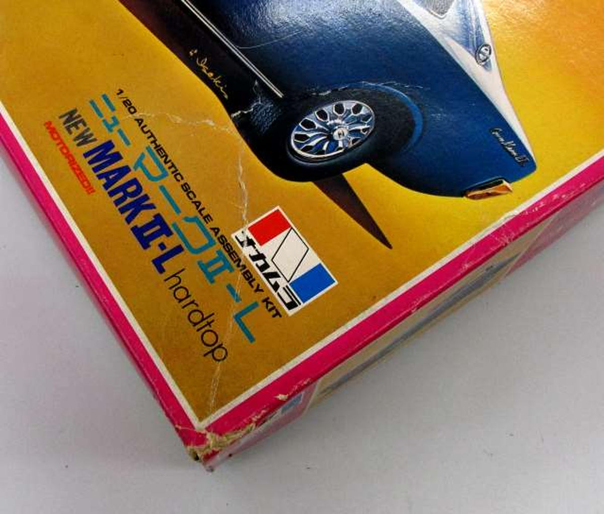 Nakamura 1/20 Newmark II-L Hardtop Motorized Kit [KNS-4709] - Banzai Thrifting | BanzaiHobby