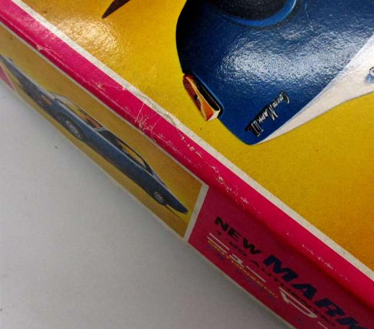 Nakamura 1/20 Newmark II-L Hardtop Motorized Kit [KNS-4709] - Banzai Thrifting | BanzaiHobby