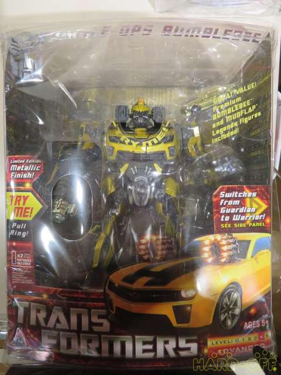 HASBRO Robot Soft Vinyl Figure Battle Ops Bumblebee Metallic Finish - HASBRO Banzai Hobby