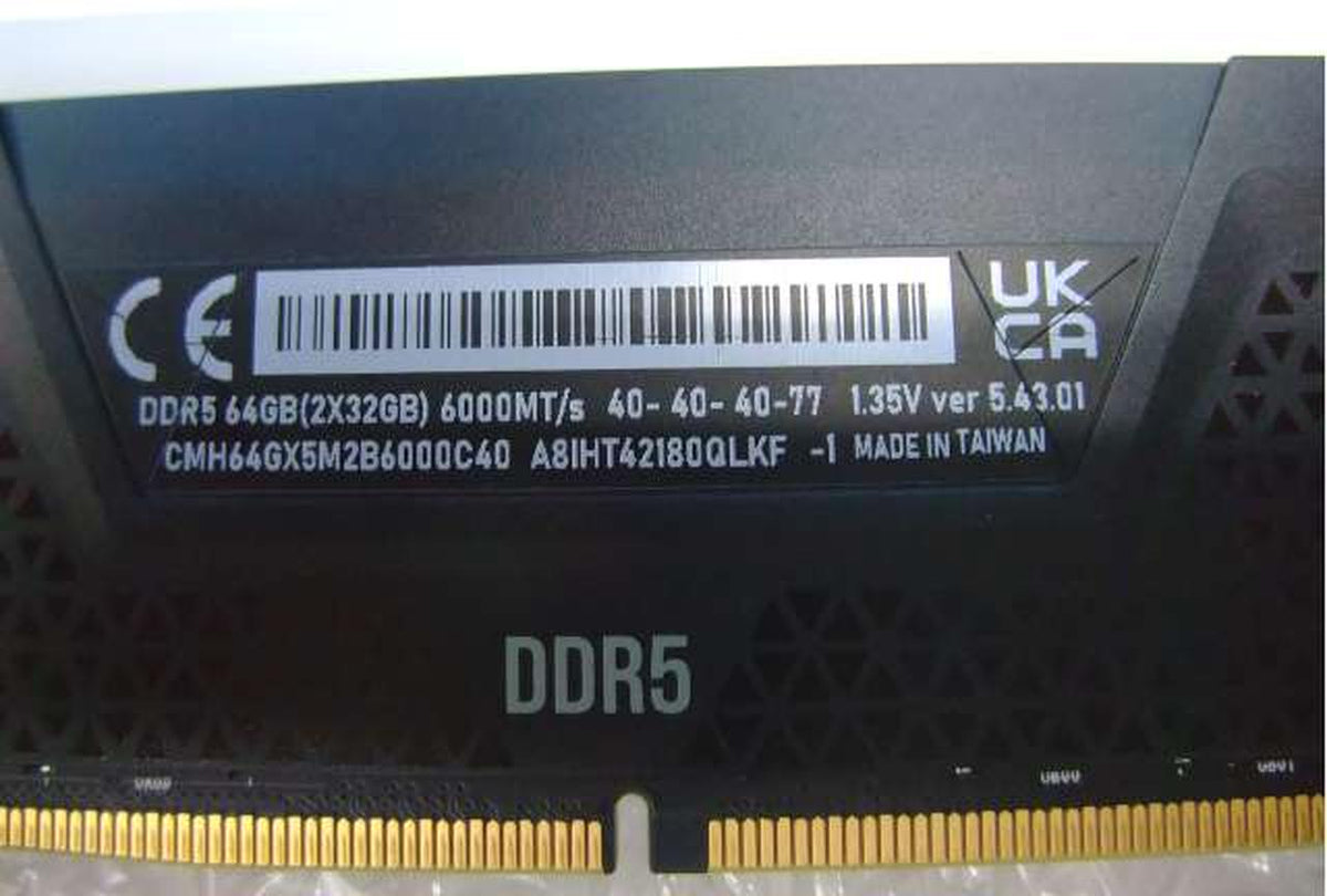 CORSAIR Memory CMH64GX5M2B6000C40 for desktop PCs
