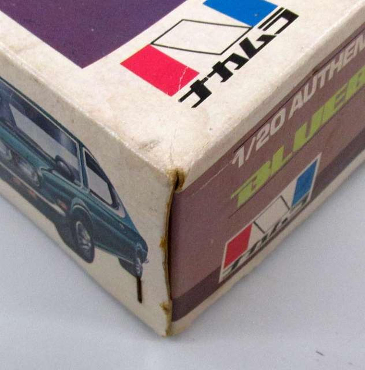 Nakamura 1/20 Bluebird U Hardtop Motorized Kit [KNS-4612] - Banzai Thrifting | BanzaiHobby