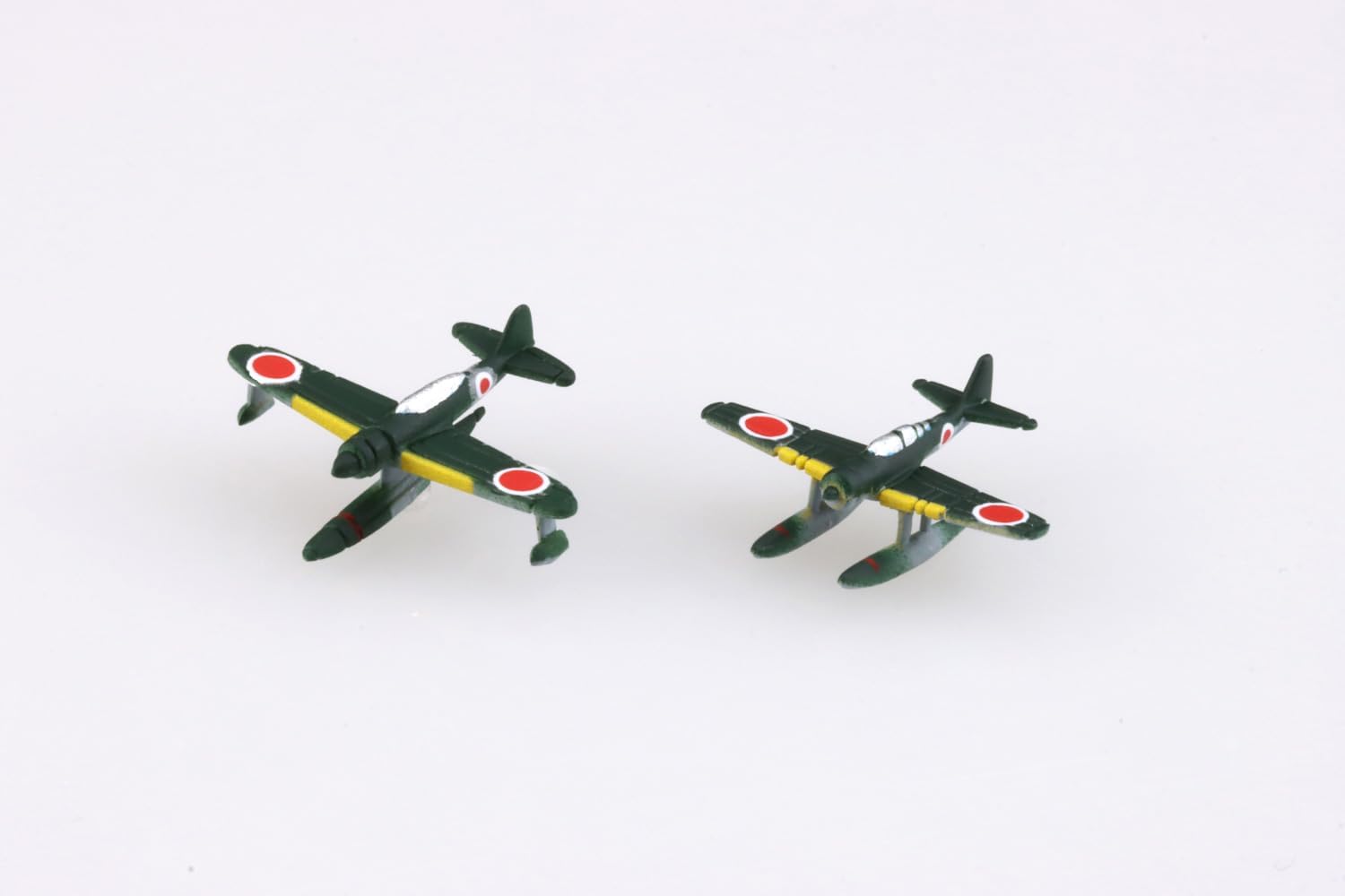 Aoshima WL537 1/700 Imperial Japanese Navy Seaplane Shiun and