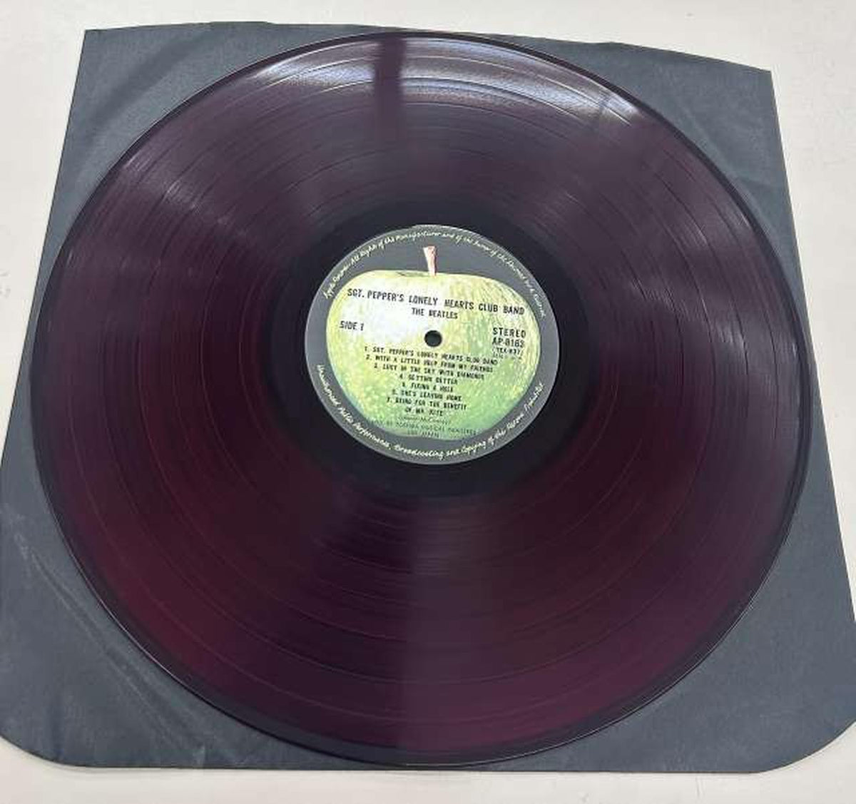 APPLE [Red Disc] Sgt. Pepper's Lonely Hearts Club Ba AP-8613
