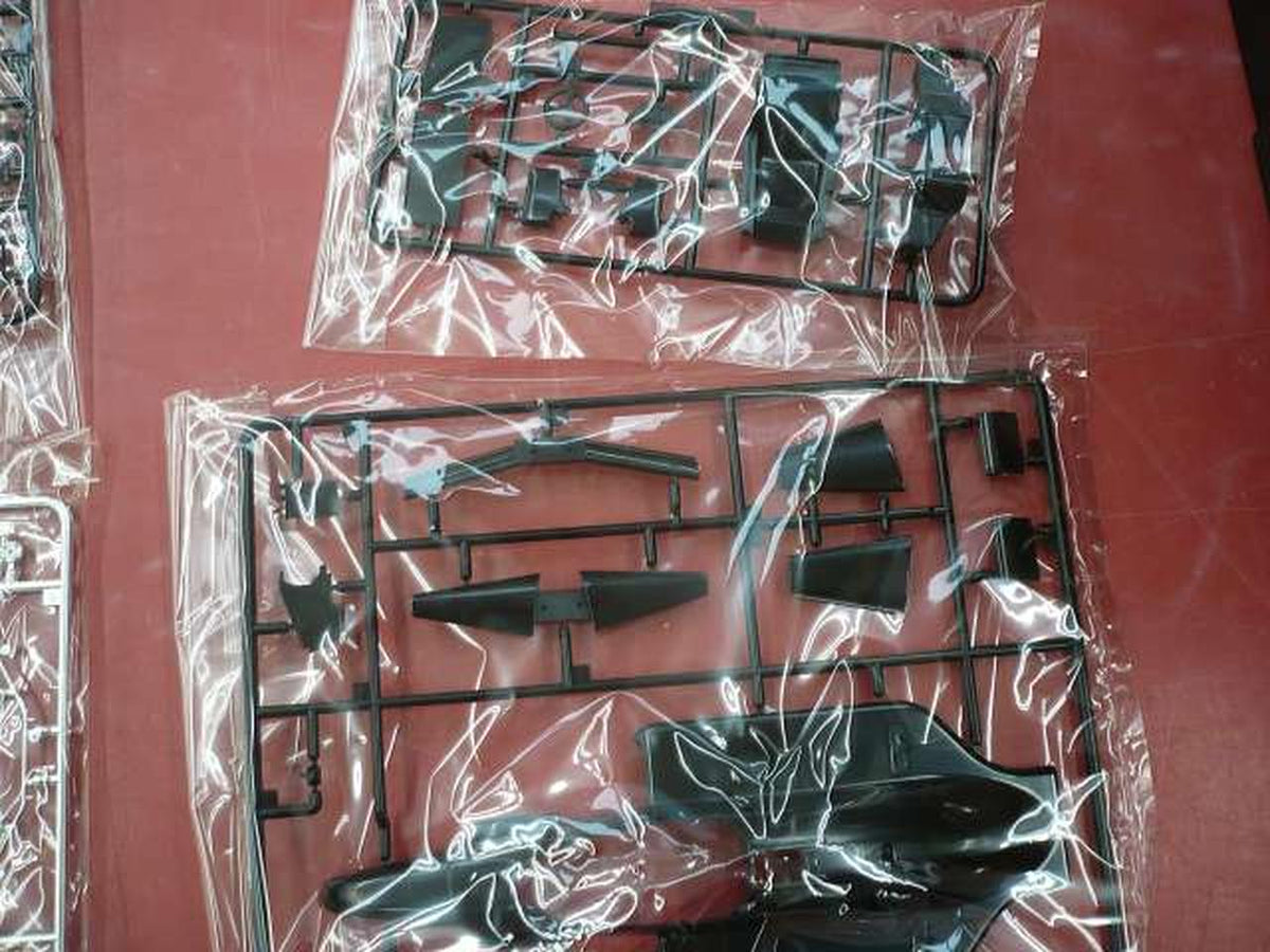 FUJIMI Car & Truck 1/20 Lotus 97T Portuguese GP with Figure - Banzai Thrifting | BanzaiHobby