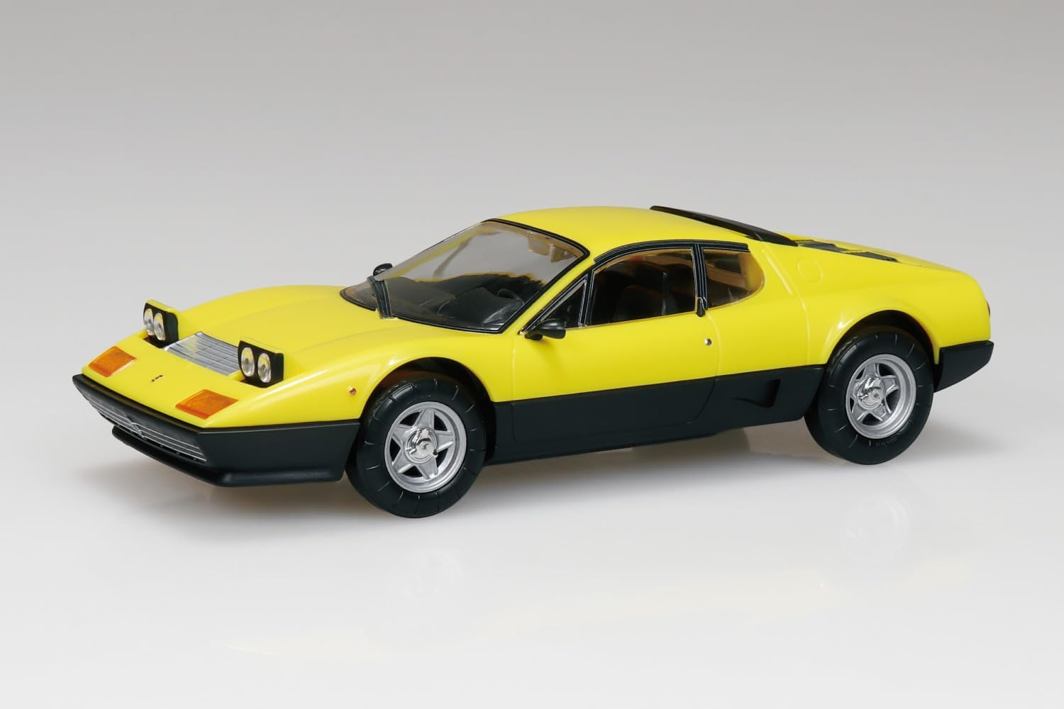 Aoshima 1/32 RakuPla Snap Kit No.26-YW Ferrari 512 BB (Yellow) - Aoshima Banzai Hobby