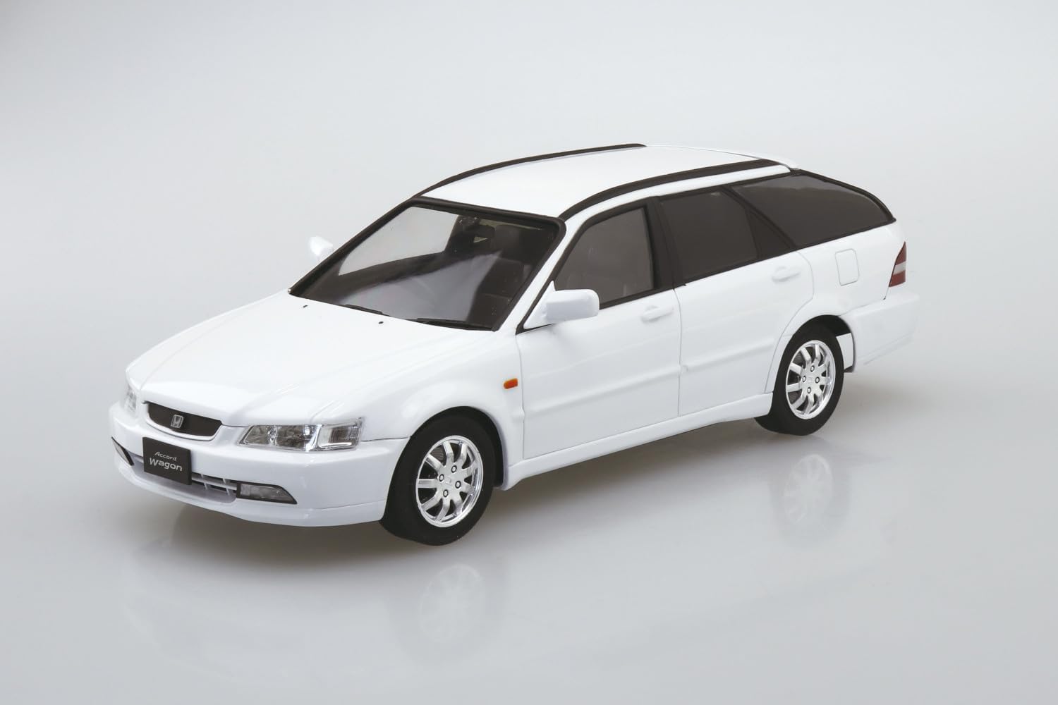 Aoshima 069332 1/24 The Model Car Series No.140 Honda CF6 Accord Wagon VTL '00