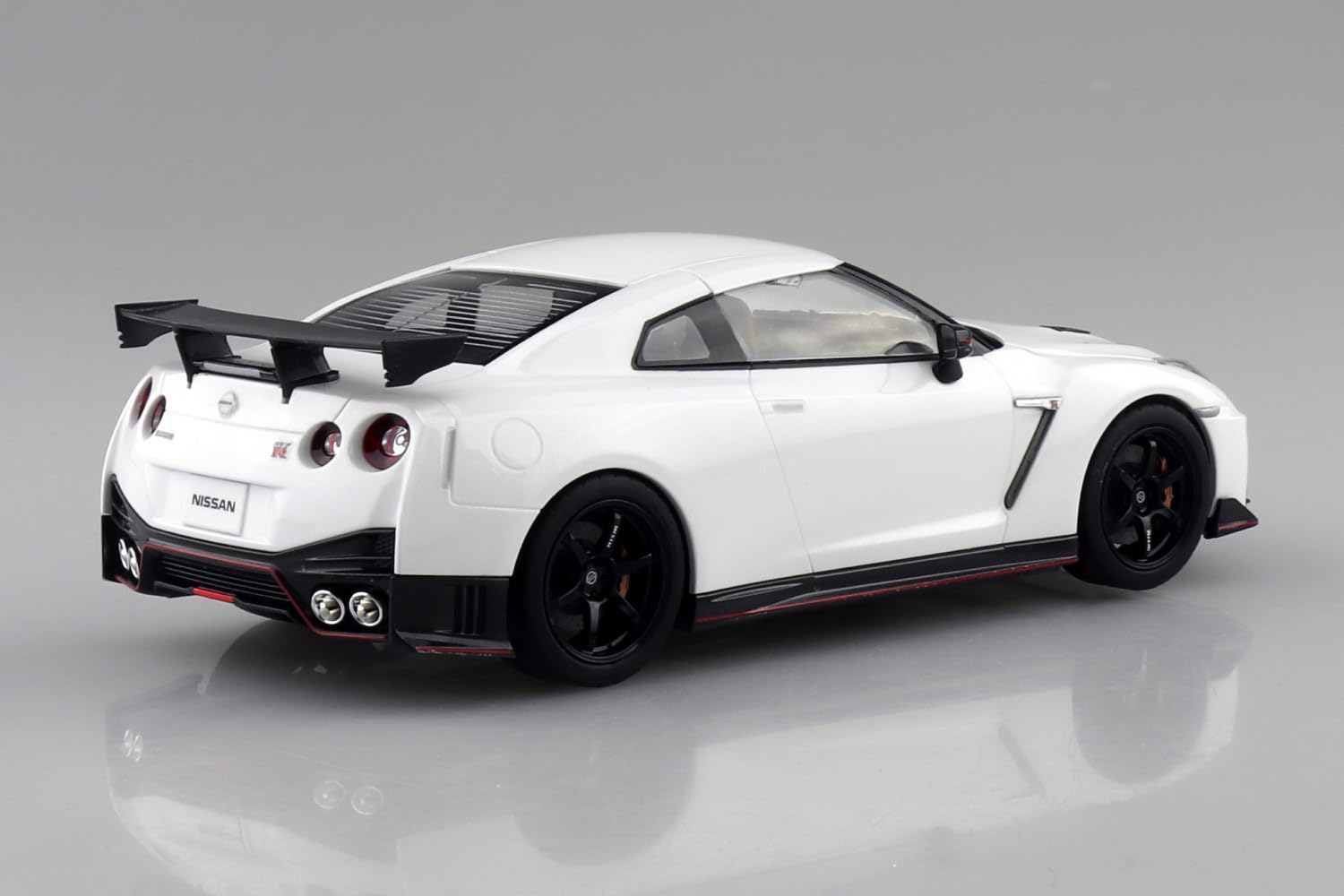 Aoshima 1/24 RakuPla Snap Kit No.05-BW R35 NISSAN GT-R NISMO 2017 Brilliant White Pearl