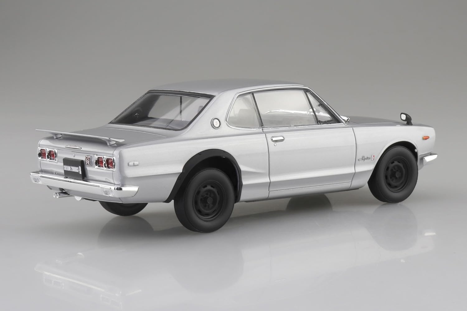 Aoshima Bunka Kyozai 01-SI 1/24 Raku Plastic Snap Car Series KPGC10 Skyline HT 2000GT-R 1970 Silver - BanzaiHobby