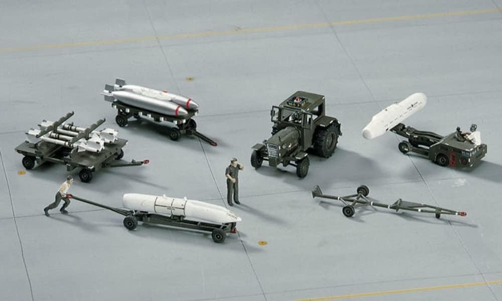 Hasegawa X72-05 1/72 US Aircraft Weapon Loading Set