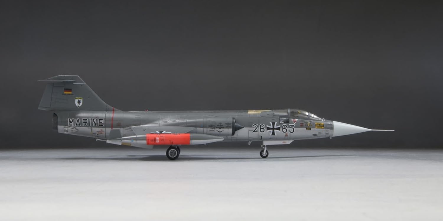 Fine Molds FX11 1/72 West German Navy Bundesmarine F-104G Marineflieger