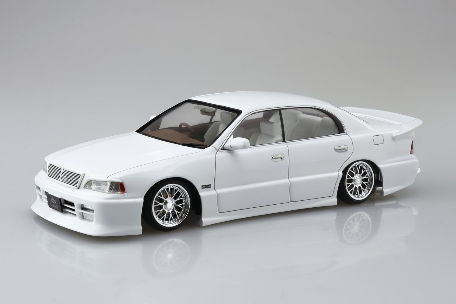 Aoshima 068311 1/24 Bunka Kyozai The Tuned Car Series No.89 Toyota GARSON UZS141 Majesta '91 - BanzaiHobby