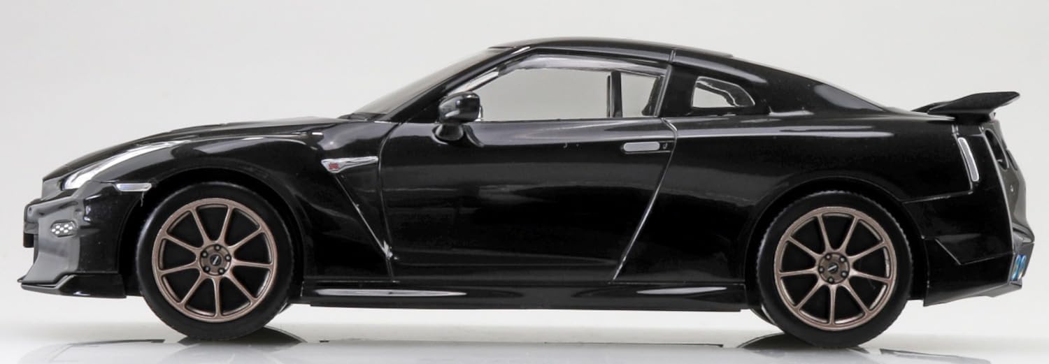 Aoshima 1/32 No.03-MB Nissan R35 NISSAN GT-R 2024 (Meteor Flake Black Pearl)