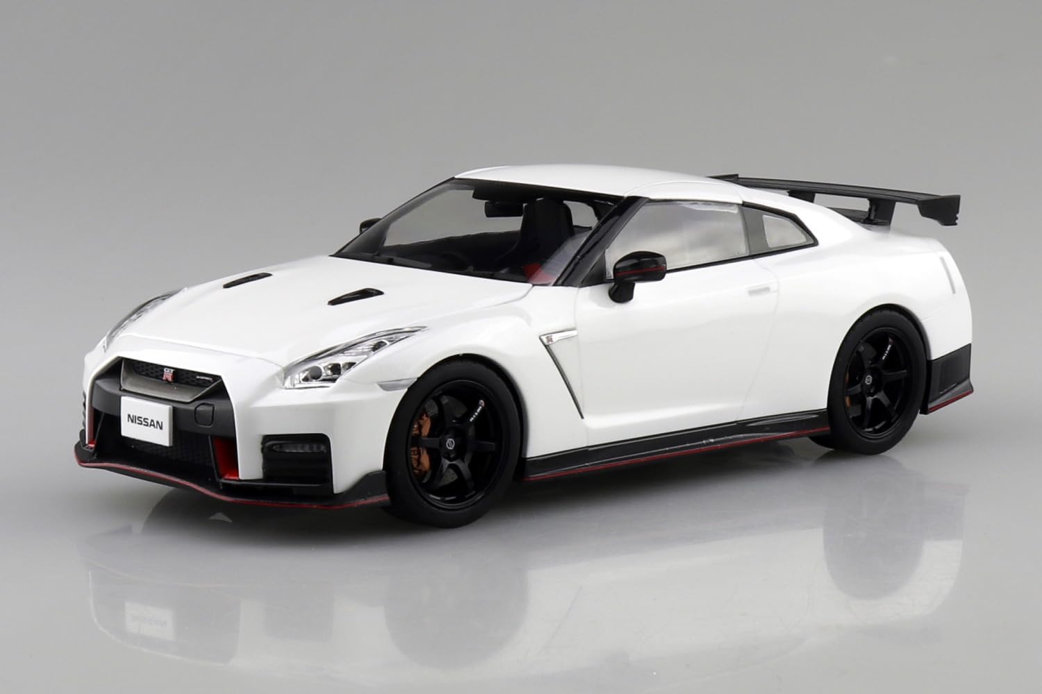 Aoshima 1/24 RakuPla Snap Kit No.05-BW R35 NISSAN GT-R NISMO 2017 Brilliant White Pearl