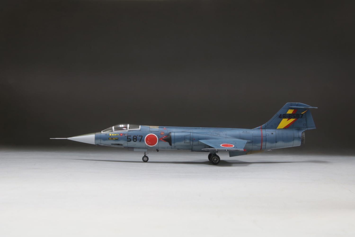 Fine Molds FX07 1/72 Japan Air Self-Defense Force F-104J Jet Fighter Senkyou
