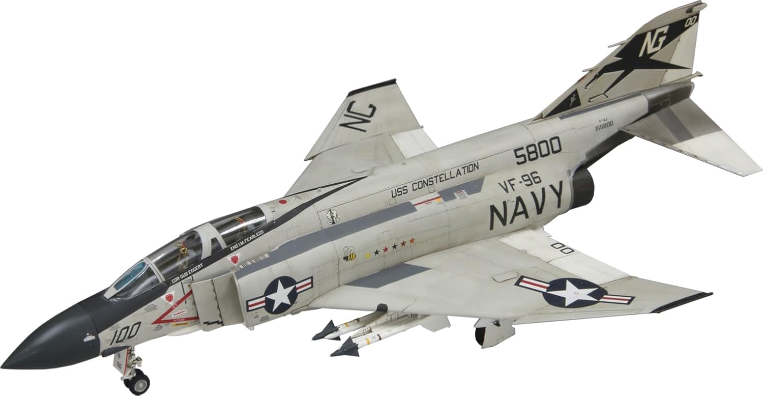 Fine Mold FF04 1/72 Jet Planes Series American F-4J Fighter Jets VF-96 Showtime 100