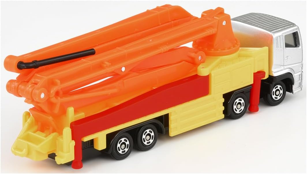 Tomica No. 127 Mitsubishi Fuso concrete pump truck