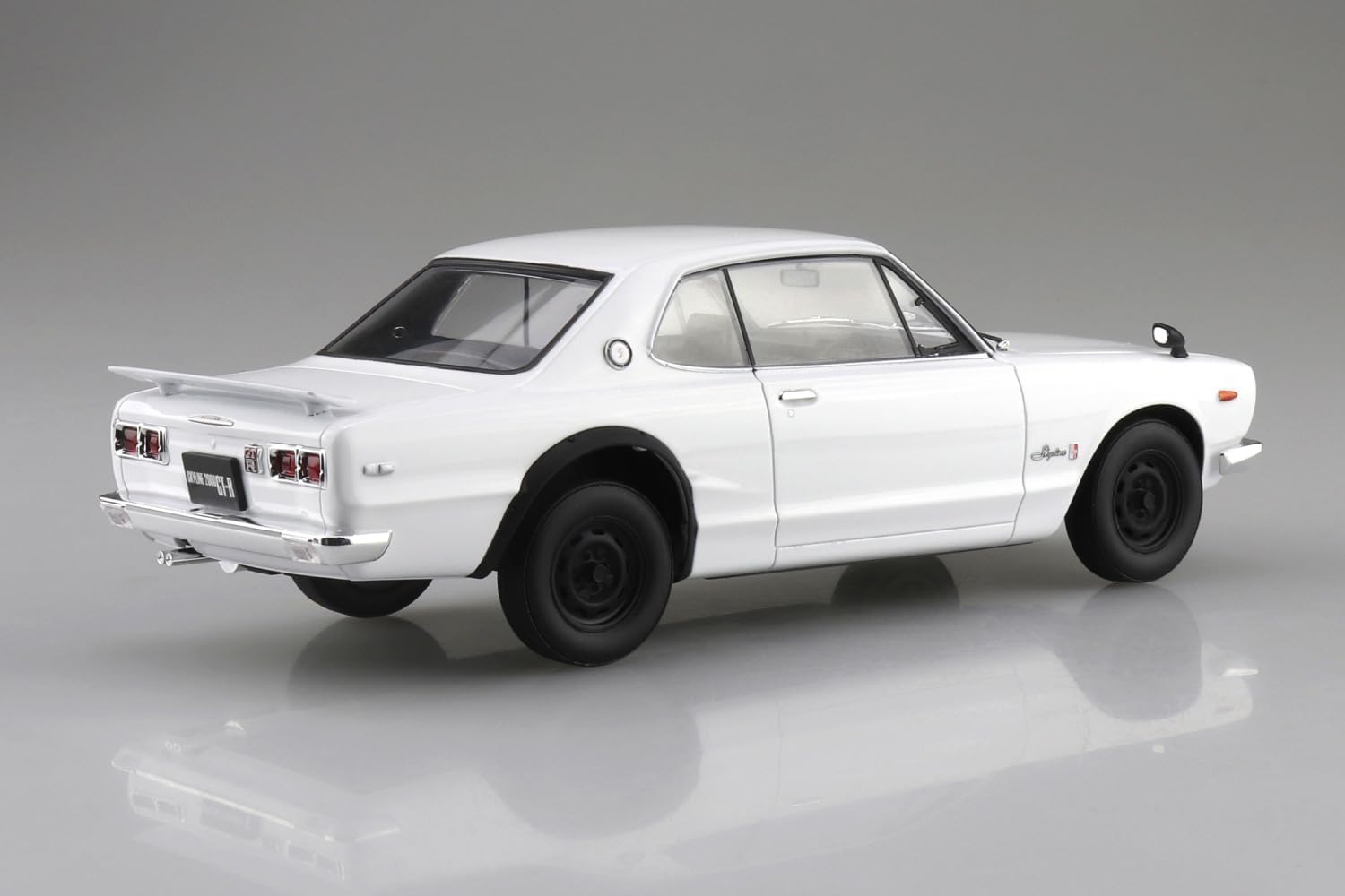 Aoshima Bunka Kyozai 01-WH 1/24 Raku Plastic Snap Car Series KPGC10 Skyline HT 2000GT-R 1971 White - BanzaiHobby