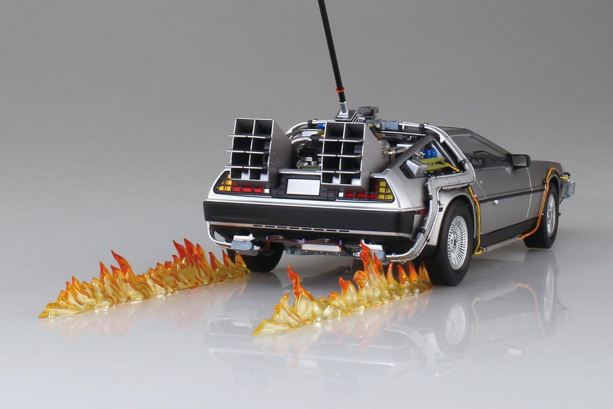 Aoshima 1/24 Movie Mecha No. BT-05 Time Machine from Back to the Future Part I with Figure