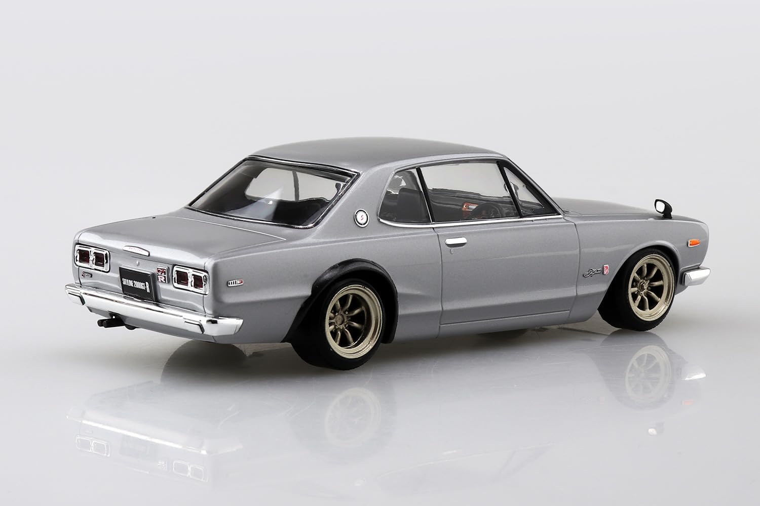 Aoshima 1/32 RakuPla Snap Kit No.16CU-SV Nissan C10 Skyline 2000GT-R Custom Wheel (Silver)