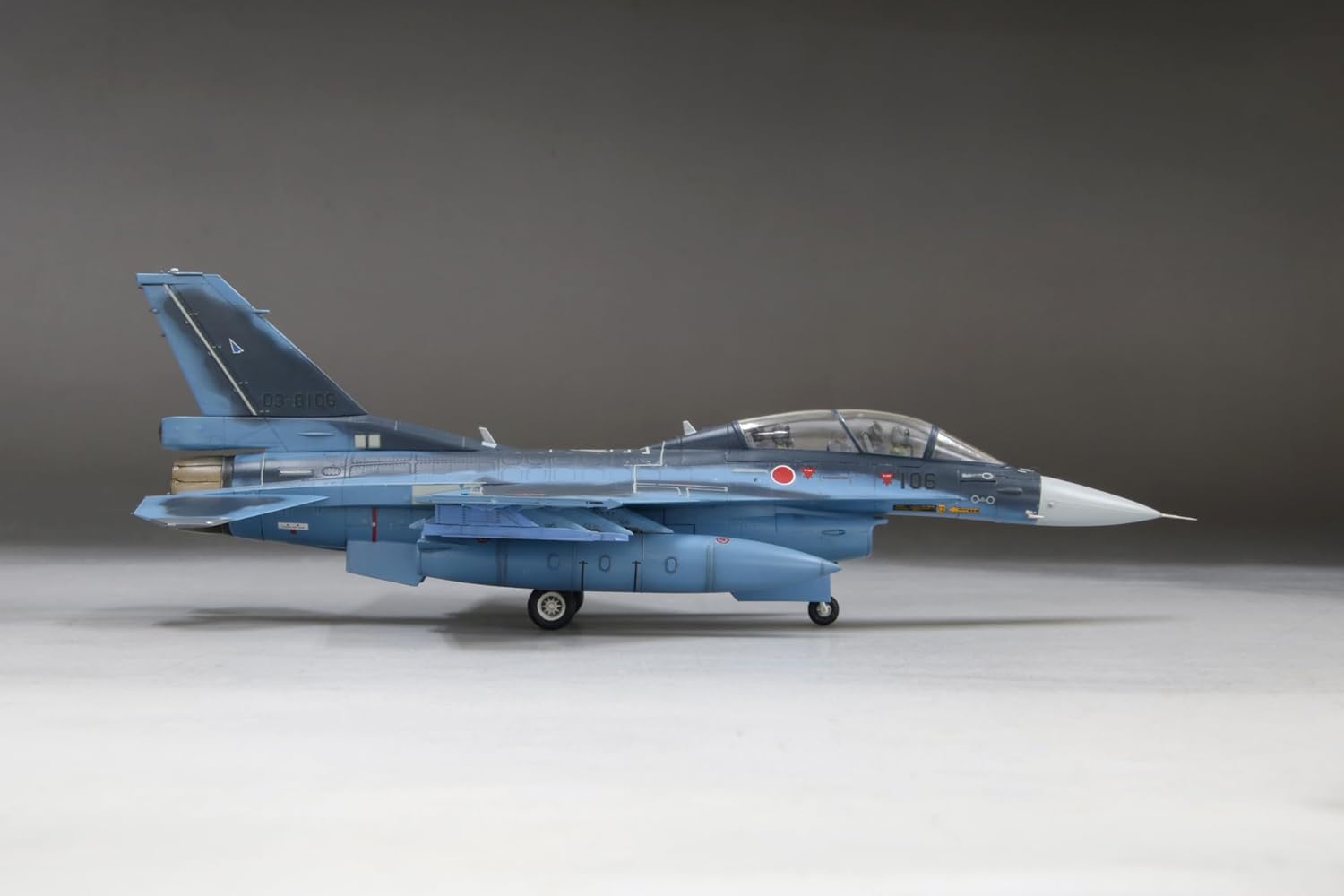 Fine Molds FF09 1/72 Japan Air Self-Defense Force F-2B Fighter - BanzaiHobby