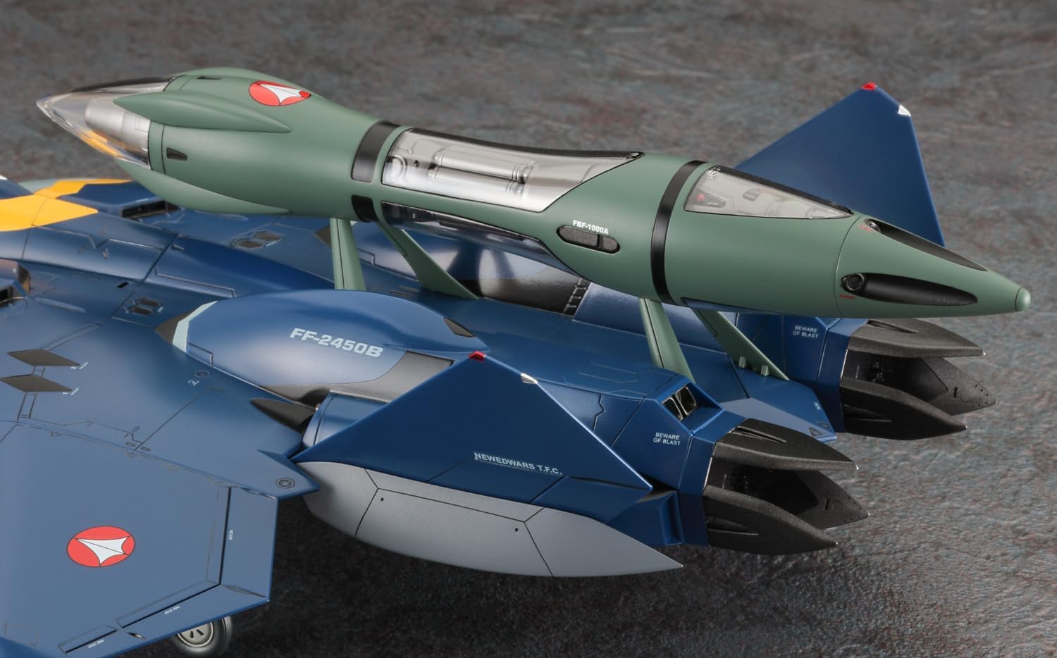 长谷川65887 1/72 超时空要塞Plus YF-21 带快速包装和折叠助推器