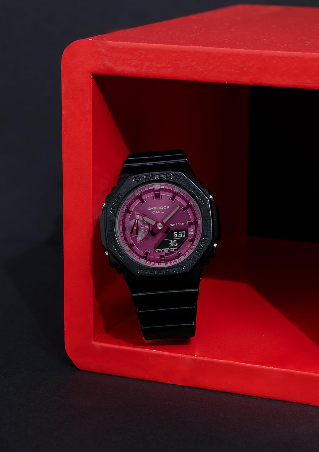 ジーショック [カシオ] 腕時計 【国内正規品】 ミッドサイズモデル Black＆Red GMA-S2100RB-1AJF レディース ブラック - BanzaiHobby