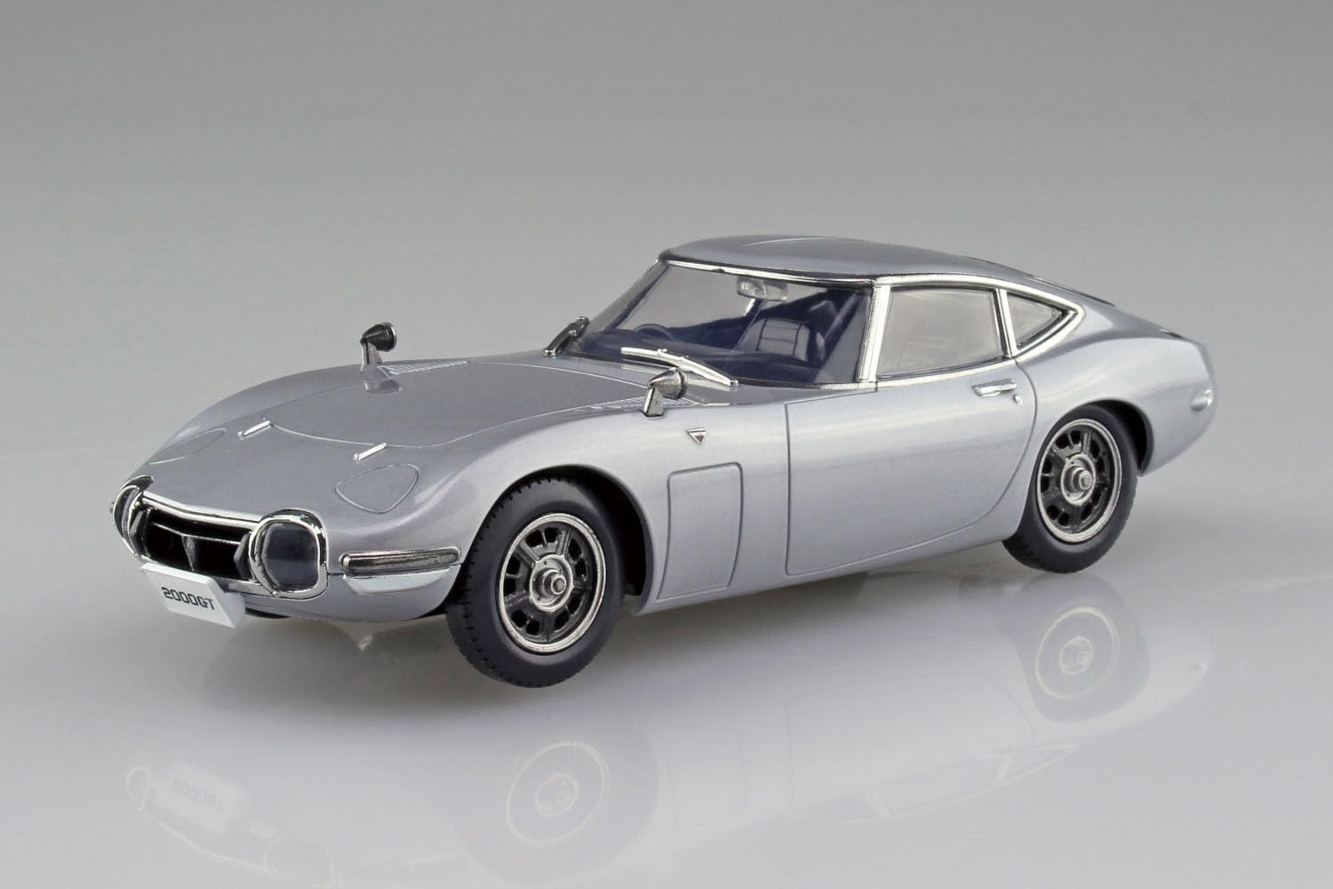 Aoshima 1/32 Easy Plastic Snap Kit No.06-SS Toyota 2000GT Thunder Silver Metallic - BanzaiHobby