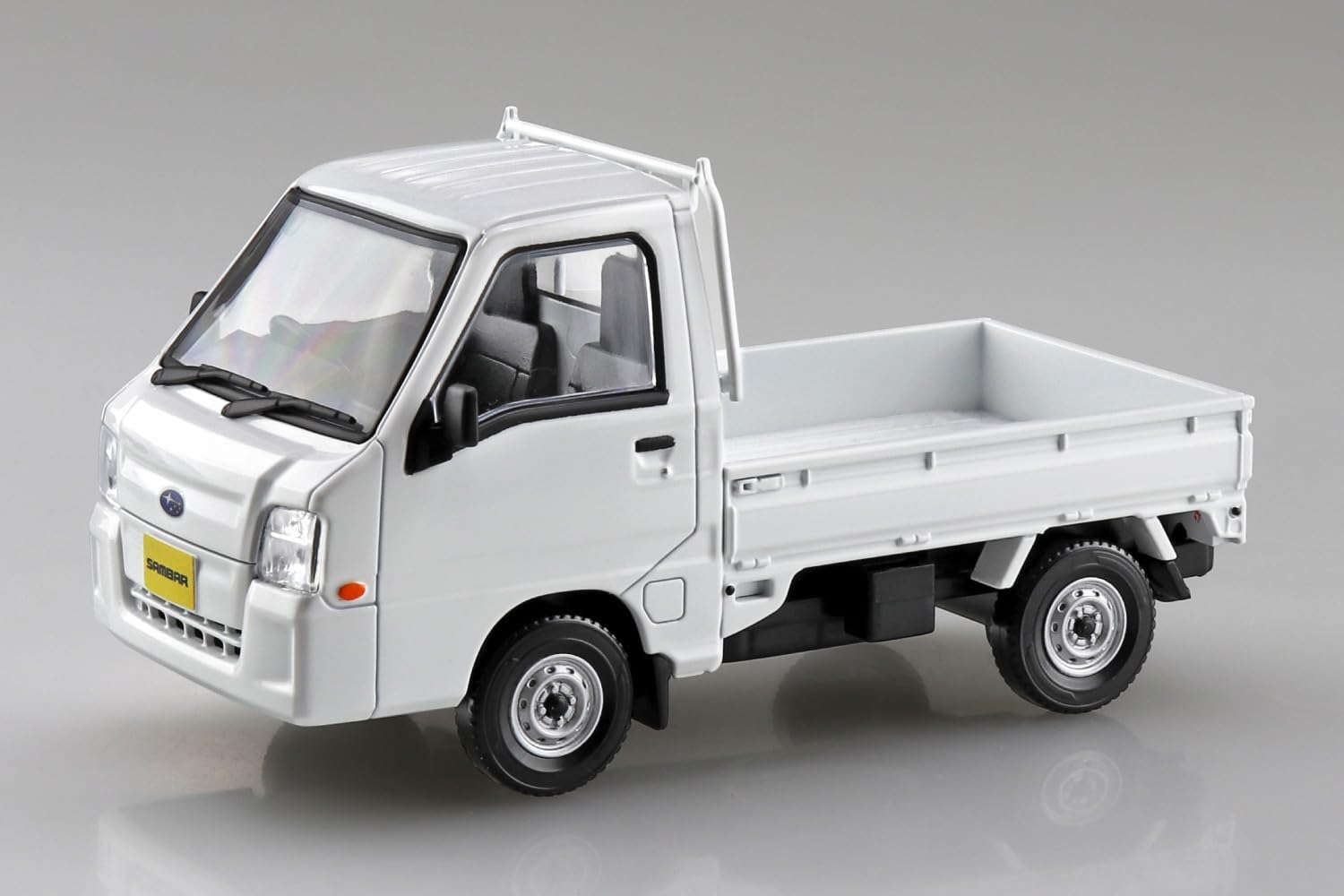 Aoshima 065785 1/32 Raku Plastic Snap Kit No.05-FW Subaru Sambar Truck Frost White - BanzaiHobby