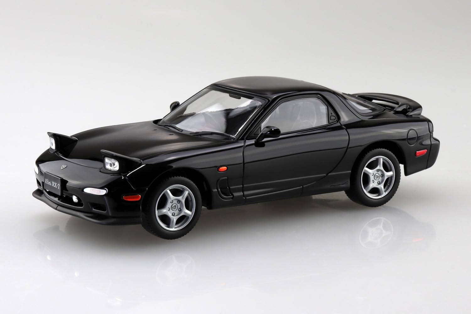 Aoshima 065525 1/32 Bunka Kyozai Raku Plastic Snap Kit No.04-BB Amfini FD3S RX-7 Brilliant Black - BanzaiHobby