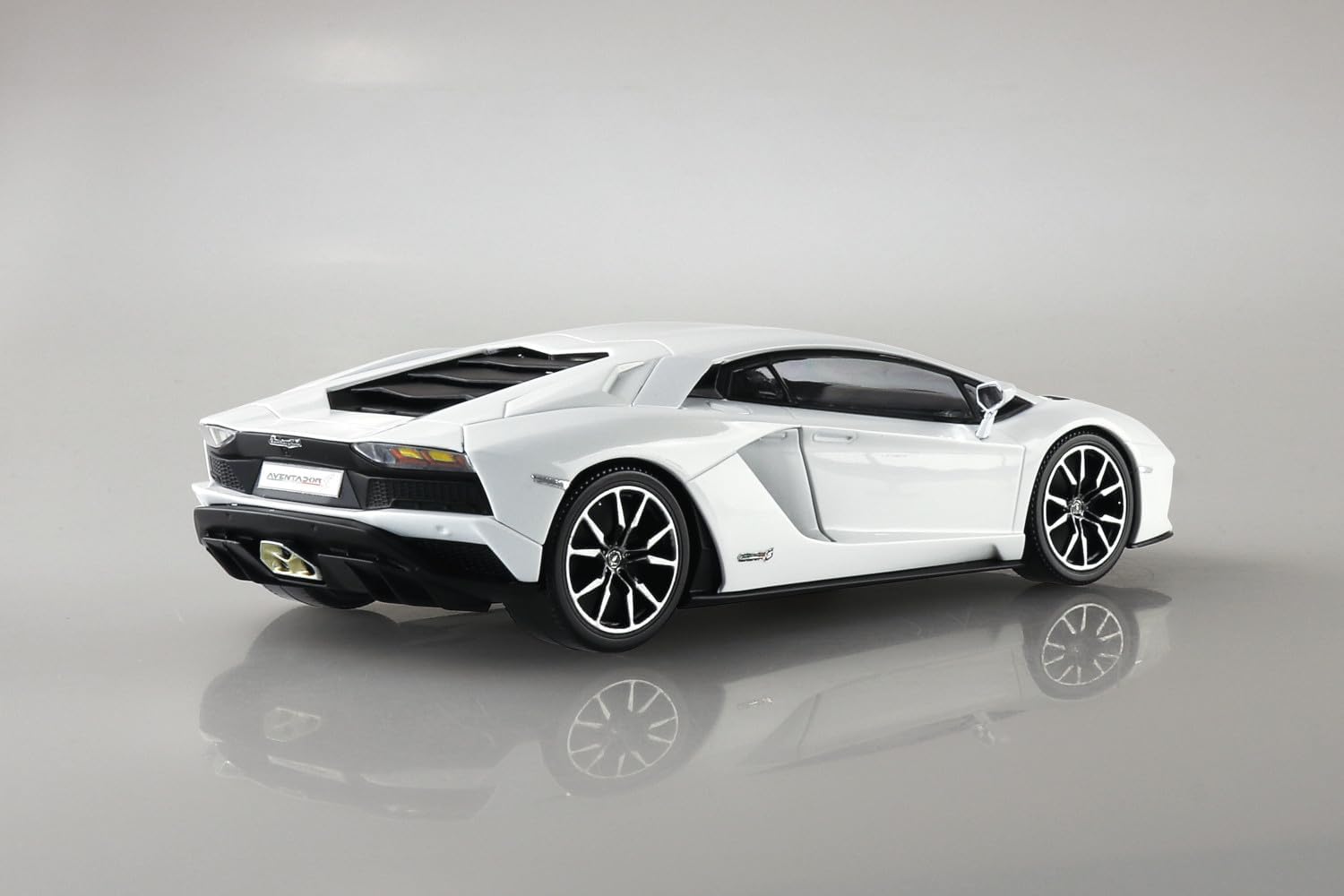 Aoshima 068144 1/32 Easy Plastic Snap Kit No.07-PW Lamborghini Aventador S Pearl White - BanzaiHobby
