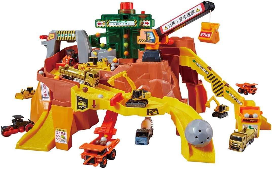 Tomica World Rumbling Rocks! Big Quarry Mountain