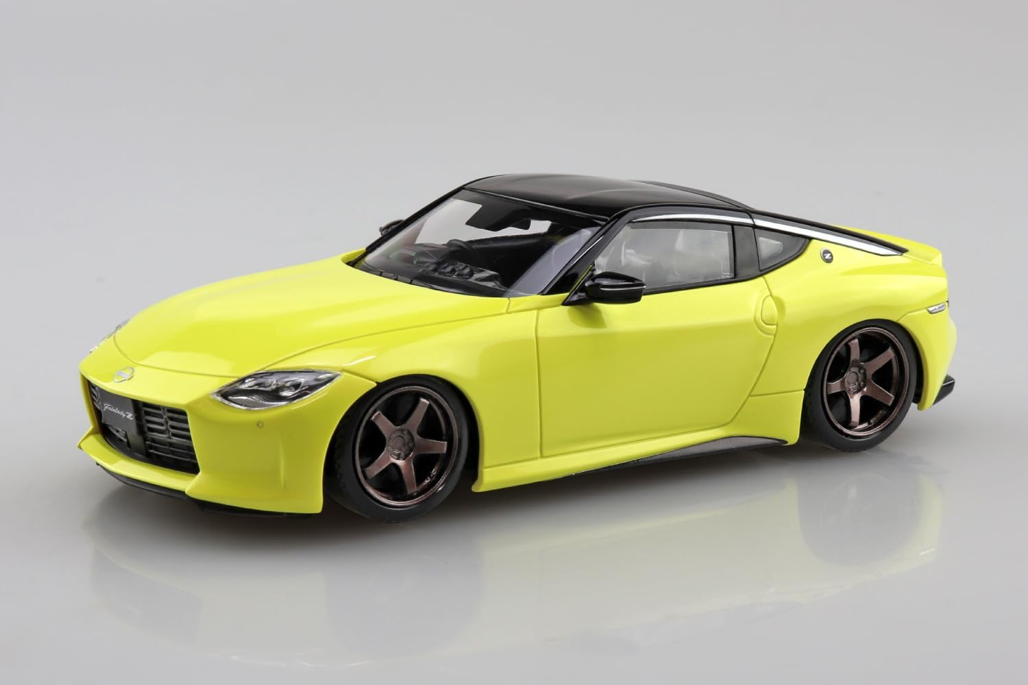 Aoshima 1/32 RakuPla Snap Kit No.17CU-IY RZ34 Fairlady Z Custom Wheels (Ikazuchi Yellow) - BanzaiHobby