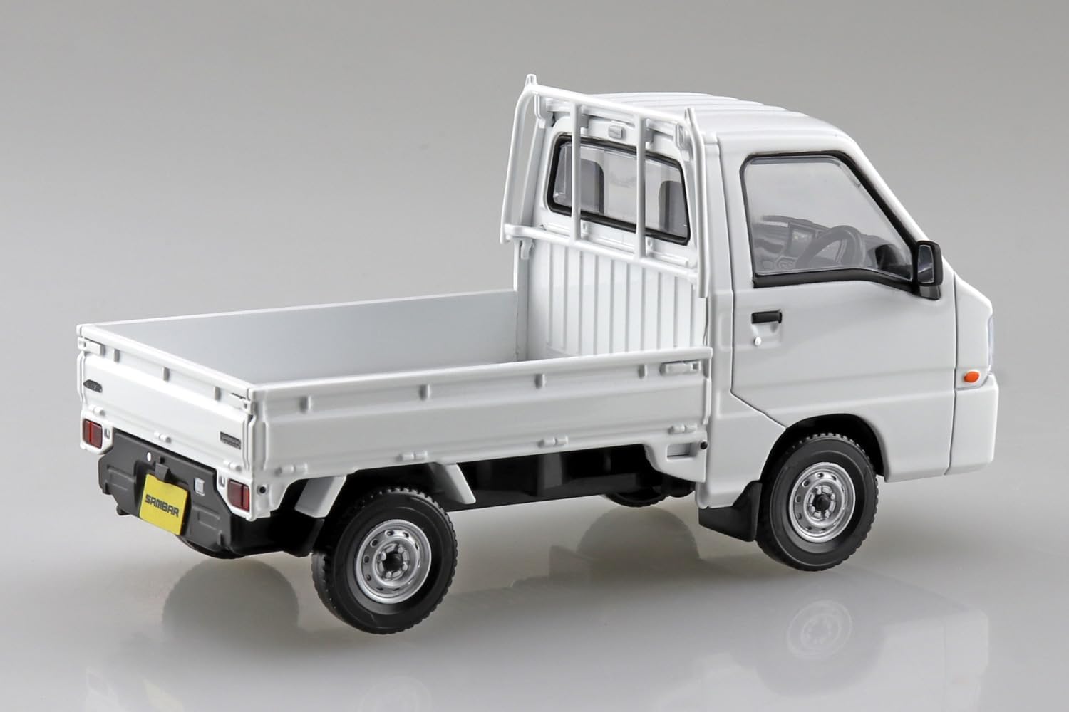 Aoshima 065785 1/32 Raku Plastic Snap Kit No.05-FW Subaru Sambar Truck Frost White - BanzaiHobby