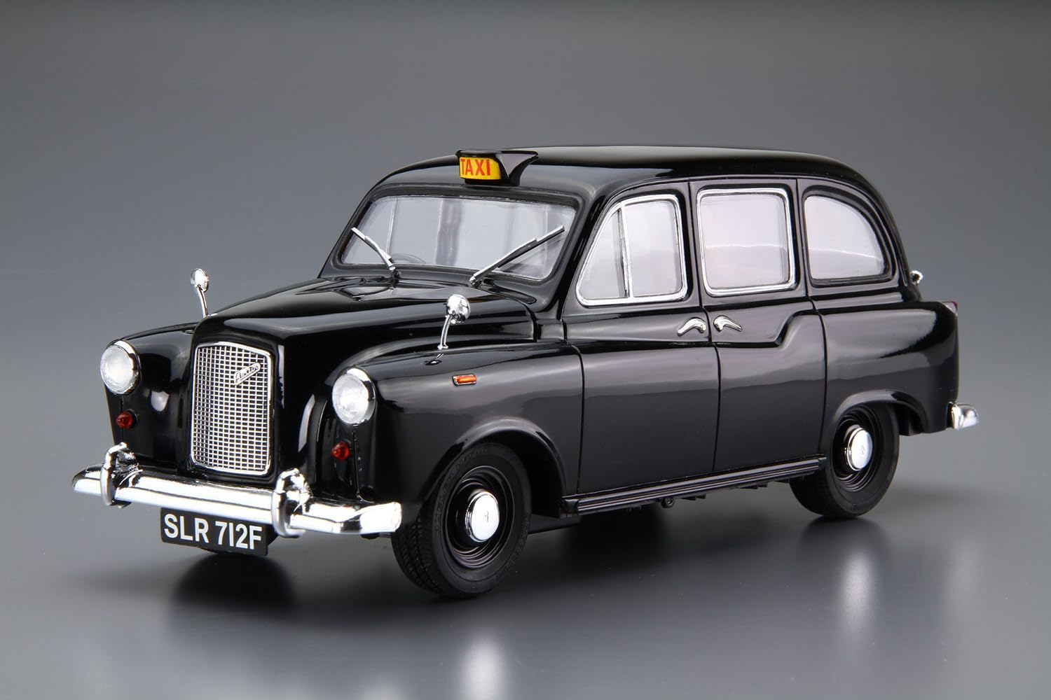 Aoshima 1/24 The Model Car No. 68 FX-4 London Taxi '68