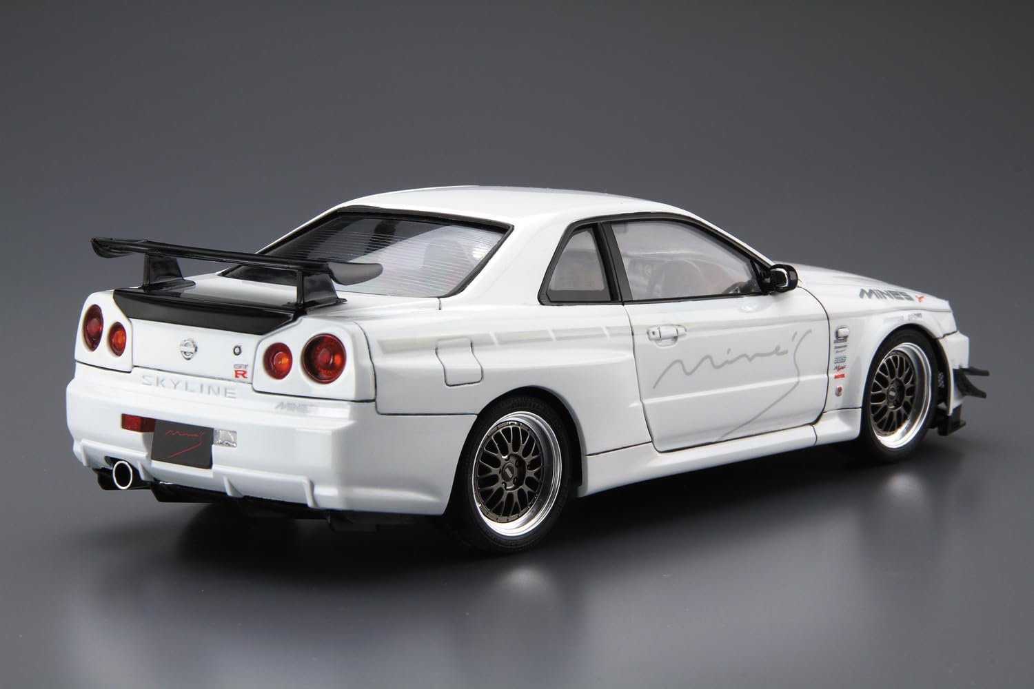 Aoshima 1/24 The Tuned Car No.34 Mine's BNR34 Skyline GT-R '02 (Nissan)