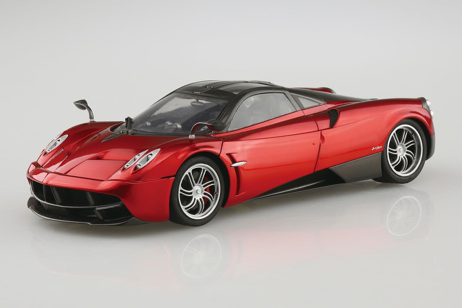 Aoshima 1/24 The Supercar No. 02 '12 Pagani Huayra